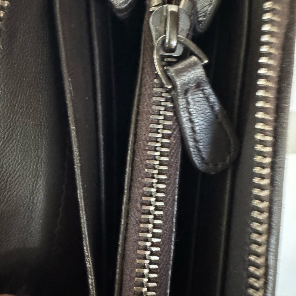 Authentic Bottega Veneta Zip Around Wallet - Picture 12 of 13